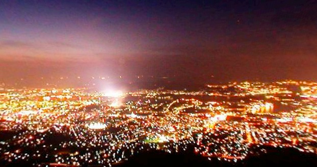 皿倉山展望台からの夜景パノラマビューと雨雲レーダー/福岡県北九州市