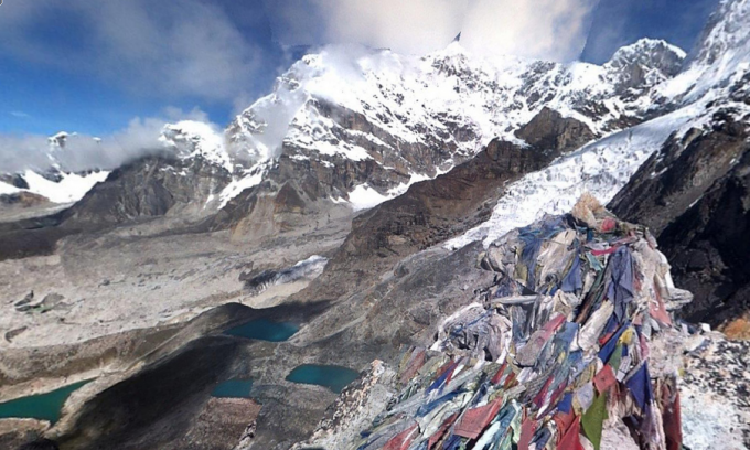 エベレスト街道のカラパタール（標高5550メートル）の360度パノマラビュー/ネパール