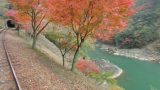 秋の紅葉が美しい京都　嵯峨野トロッコ列車のストリートビューと天気・地図