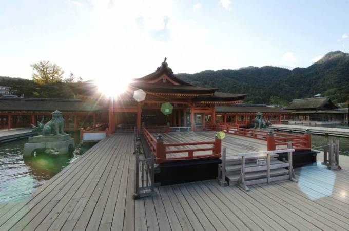 美しすぎる！日本三景　宮島 厳島神社のパノラマビューと天気・地図